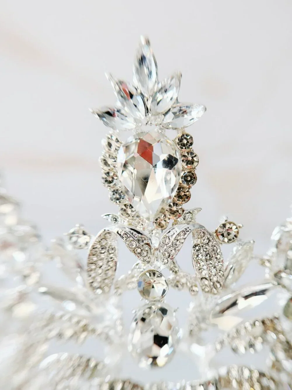 Vintage Silver Crystal Tiara Crown for Bridal Wedding, Pageants and Quinceañeras